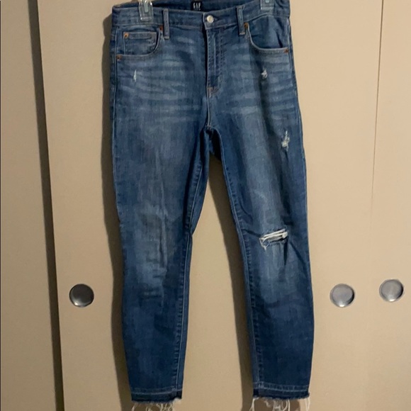 GAP Denim - Gap Skinny Jeans Slightly distressed